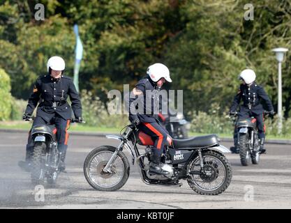 Blandford Camp, Dorset, UK, 30. September 2017. royal Signale weiße Helme Motorrad display Team Ihre letzte Anzeige Credit: finnbarr Webster/alamy leben Nachrichten Stockfoto