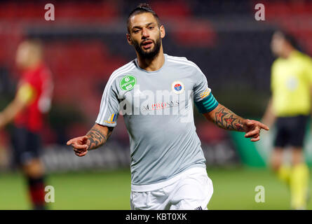 Budapest, Ungarn. 30 Sep, 2017. Mohamed Remili von vasas FC feiert sein Ziel während die ungarische OTP Bank Liga Match zwischen Honved Budapest und Vasas FC am Bozsik Stadion am 30. September 2017 in Budapest, Ungarn. Credit: Laszlo Szirtesi/Alamy leben Nachrichten Stockfoto