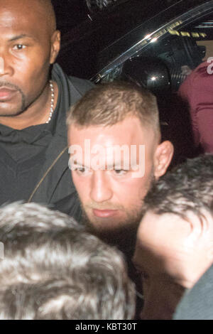 Conor mcgregor erscheint im Sanctuary Nachtclub in Glasgow, Schottland am Samstag, den 30. September 2017, nach einer Q&A-Veranstaltung an der sek Armadillo Stockfoto