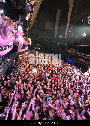 Buenos Aires, Argentinien. 30 Sep, 2017. Campino, Sänger der deutschen Punkrock-Band Die Toten Hosen, auch bei einem Konzert in Buenos Aires, Argentinien, am 30. September 2017. Im ausverkauften Konzert zum 25-jährigen Jubiläum der ersten Performance der Band in Argentinien markiert und wurde von 1.800 Fans besucht. Quelle: Georg Ismar/dpa/Alamy leben Nachrichten Stockfoto