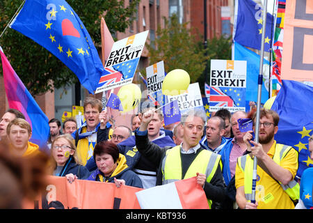 Stop Brexit März, Manchester City Centre, Sonntag, 1. Oktober 2017 - große Proteste von Tausenden von Stop Brexit Anhänger durch das Stadtzentrum von Manchester am Eröffnungstag der Parteitag der Konservativen Partei. Steven Mai/Alamy leben Nachrichten Stockfoto