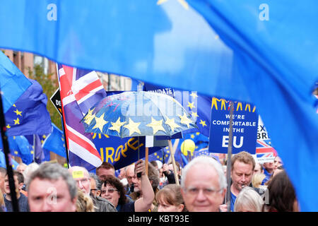 Stop Brexit März, Manchester City Centre, Sonntag, 1. Oktober 2017 - große Proteste von Tausenden von Stop Brexit Anhänger durch das Stadtzentrum von Manchester am Eröffnungstag der Parteitag der Konservativen Partei. Steven Mai/Alamy leben Nachrichten Stockfoto