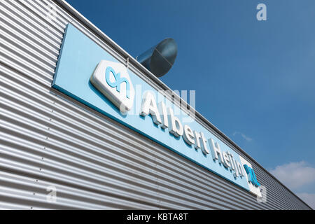 Albert Heijn XL Zeichen in Zweigstellen. Albert Heijn ist der größte niederländische Supermarktkette. Stockfoto