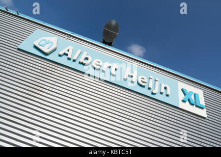 Albert Heijn XL Zeichen in Zweigstellen. Albert Heijn ist der größte niederländische Supermarktkette. Stockfoto