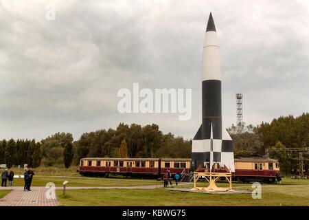 Peenemünde, Deutschland - 21. September 2017: Gebiet der Armee Research Center. Wk-II entwickelten V-1 und V-2 Raketen. Blick auf die V-2-Rakete Stockfoto