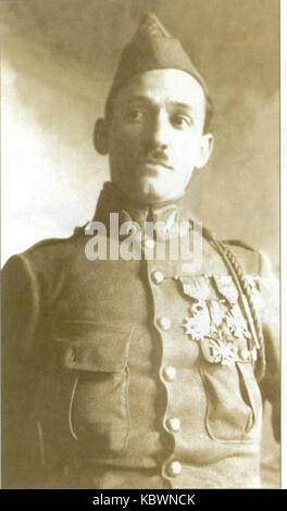 Dies ist eine technische Referenz, die sich wahrscheinlich auf ein Datenformat oder eine Bildgrößenspezifikation bezieht und die Abmessungen von 352x600 zeigt. Stockfoto