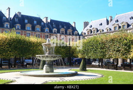 Die berühmten "Place des Vosges", Paris, Frankreich Stockfoto