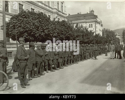 Gefangene Italiener vor dem Armee Gruppenkommando. Aufgenommen, am 16. September 1915. (BildID) 15461875 Stockfoto