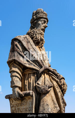 Speckstein Statue der Prophet Nahum, die von Aleijadinho, Wallfahrtskirche Bom Jesus tun, Matosinhos, Congonhas do Campo, Minas Gerais, Brasilien. Stockfoto