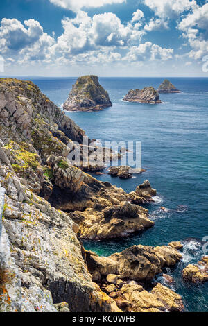 Les Tas de Pois, Pointe de Pen-Hir, Halbinsel Crozon, Bretagne, Frankreich. Stockfoto