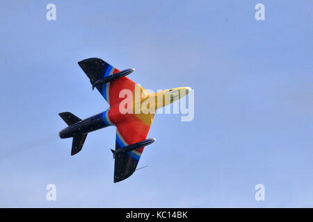 Hawker Hunter Mk 58 g-psst Verhalten vermissen in der prachtvollen Technicolor Air Festival an der Bournemouth, Dorset UK Stockfoto