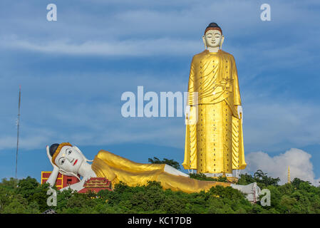 Laykyun Sekkya in Monywa, Myanmar. Bodhi Tataung Standing Buddha ist die zweithöchste Statue in der Welt. Stockfoto