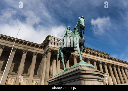 Prinz Albert (Ehemann von Königin Victoria) Statue vor St. George's Hall in Liverpool, Merseyside, UK Stockfoto