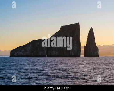 Sonnenaufgang auf den León Dormido - Galapagos Inseln, Ecuador Stockfoto