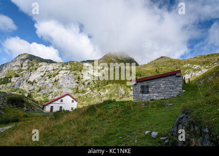 Hütten und Unterkünfte in der Region Friaul Berge Stockfoto