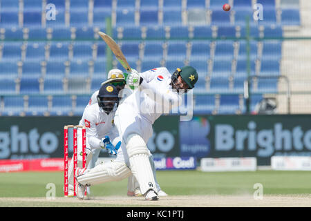 Abu Dhabi. Am 1. Oktober 2017. Haris Sohail von Pakistan Fledermäuse bei Tag drei des ersten Tests zwischen Pakistan und Sri Lanka an der Sheikh Zayed Stadion am 30. September 2017 in Abu Dhabi, Vereinigte Arabische Emirate Quelle: isuru Peiris/Alamy leben Nachrichten Stockfoto