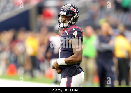 Houston, Texas, USA. 1. Okt 2017. Houston Texans Quarterback Deshaun Watson (4) vor einem NFL regular season Spiel zwischen den Houston Texans und die Tennessee Titans an NRG Stadion in Houston, TX am 1. Oktober 2017. Credit: Erik Williams/ZUMA Draht/Alamy leben Nachrichten Stockfoto