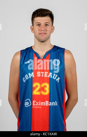 September 29, 2017: Bogdan popa Nr. 23 (Csm Steaua Bukarest) während der 'Materialkatalog' Foto Session vor dem Beginn des lnbm - Männer National Basketball League Saison 2017-2018 im Sala regimentul de Garda ihai bin viteazu", Bukarest, Rumänien Rou. Foto: Cronos/Catalin soare Stockfoto