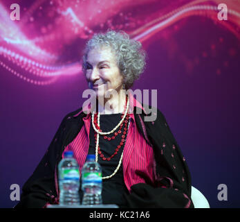 Margret Atwood, Autor von "Die Geschichte der Dienerin", berichtet Edwards über den wissenschaftlichen Hintergrund für Ihr schreiben an Caroline.at New Scientist Live 20. Stockfoto