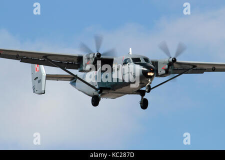 Polnische Marine PZL-10S Bryza zweimotorigen Turboprop Propeller Flugzeug Flugzeug Flugzeug militärischen Flug auf Annäherung Vorderansicht Stockfoto