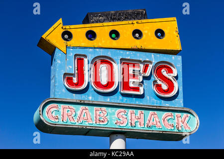 Indianapolis - ca. September 2017: Joe's Crab Shack Beschilderung. Joe's Crab Shack ist eine Kette von Strand - themed Meeresfrüchte Casual Dining Restaurants im Besitz von Stockfoto