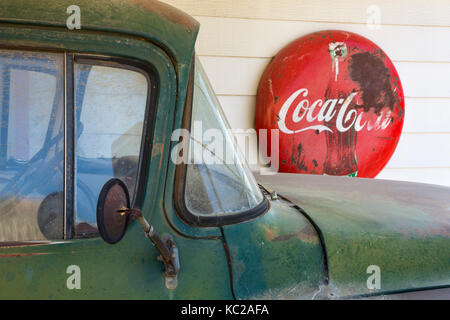 Nahaufnahme des alten Pickup Truck und Coca-Cola unterzeichnen, Palouse, Washington. Stockfoto