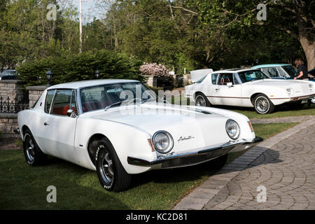 White 1963 Studebaker Avanti S Vorderseite anzeigen. Stockfoto