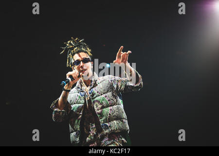 Torino, Italien. 30 Sep, 2017. Die Italienischen rapper Ghali live auf der Bühne des Officine grandi Riparazioni. Credit: Alessandro Bosio/Pacific Press/Alamy leben Nachrichten Stockfoto