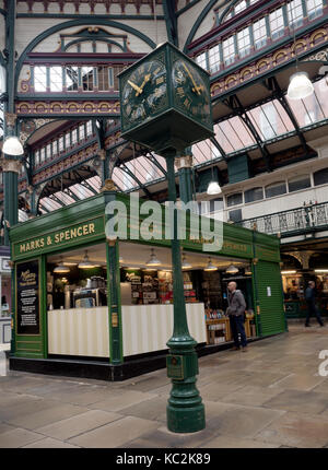 Marks und Spencer in Kirkgate Markt, Leeds, Yorkshire, England, UK Abschaltdruck Stockfoto