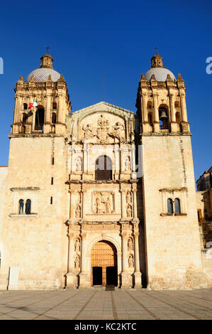 Kirche von Santo Domingo de Guzmán in Oaxaca Stadt in Mexiko Stockfoto