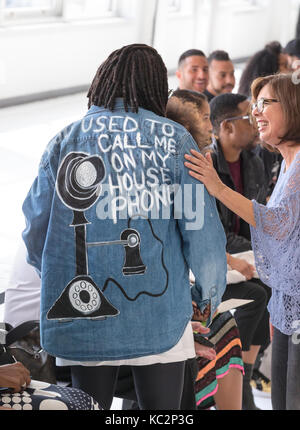 NEW YORK, NY - 10. September 2017: Whoopi Goldberg besucht die Denibi Frühling Sommer 2018 fashion show während der New York Fashion Week Stockfoto