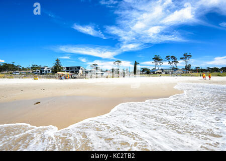 Papamoa Beach an einem sonnigen Frühlingstag, South Coast, New South Wales, NSW, Australien Stockfoto