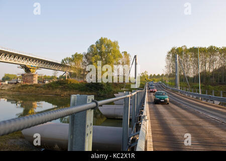 Brücke auf dem Fluss Po, Piacenza, Italien Stockfoto