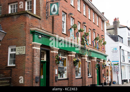 Eingerichtete Gebäude für Jack-in-the-Green Day Festival in Hastings, East Sussex uk Stockfoto