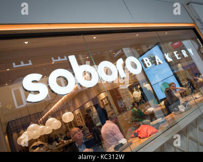 Das Fenster und melden Sie sich an Der Soboro Bäckerei Japanische und Koreanische Restaurant und Cafe Petty Cury Cambridge Großbritannien Stockfoto