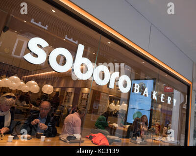 Das Fenster und melden Sie sich an Der Soboro Bäckerei Japanische und Koreanische Restaurant und Cafe Petty Cury Cambridge Großbritannien Stockfoto