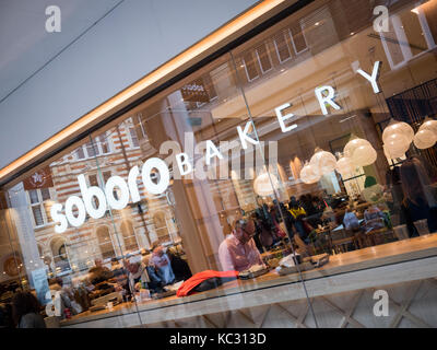 Das Fenster und melden Sie sich an Der Soboro Bäckerei Japanische und Koreanische Restaurant und Cafe Petty Cury Cambridge Großbritannien Stockfoto