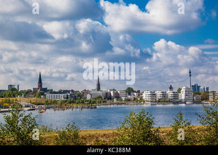 Deutschland, Nordrhein-Westfalen, Phonix Dortmund-Hörde, Blick auf See, ein neues Naherholungsgebiet, Stadtumbau auf dem Gelände einer ehemaligen blast Furna Stockfoto