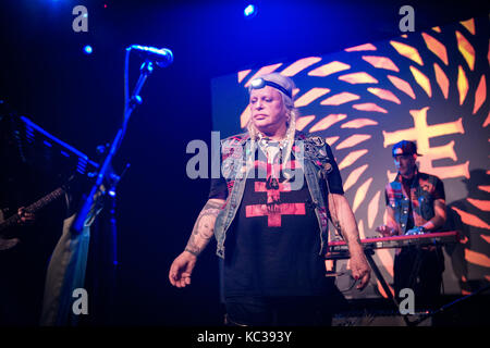 Die experimentelle Musik Gruppe Psychic TV führt eine Live Show bei Vulkan Arena in Oslo. Hier Sänger, Performance Künstler, Dichter und okkultist Genesis P-Orridge ist live auf der Bühne gesehen. Norwegen, 01/12 2015. Stockfoto