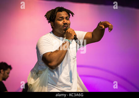 Norwegen, Oslo – 10. August 2017. Der englische Sänger, Songwriter und Musiker Sampha spielt ein Live-Konzert während des norwegischen Musikfestivals Øyafestivalen 2017 in Oslo. Stockfoto