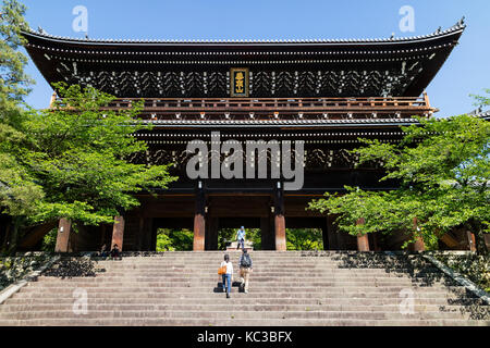 Kyoto, Japan - 18. Mai 2017: Massive Sanmon-Tor hindurch, der Eingang zum buddhistischen Chion in Tempel Stockfoto