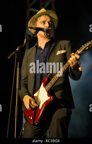 Die englische Band The Libertines führt ein Live Konzert im Music festival Lollapalooza 2015 in Berlin. Hier Sänger, Songwriter und Musiker Pete Doherty ist live auf der Bühne gesehen. Deutschland, 12/09 2015. Stockfoto