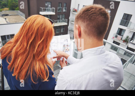 Ein Ingenieur mit Konzept für Ihre Kunden Stockfoto