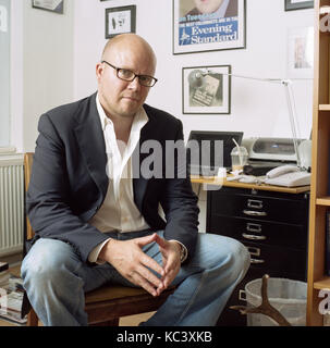 Toby Young, englischer Journalist und Autor in London England fotografiert, 7. August 2006 Stockfoto