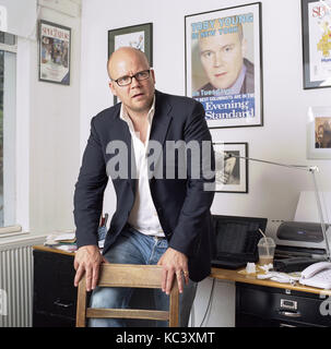 Toby Young, englischer Journalist und Autor in London England fotografiert, 7. August 2006 Stockfoto