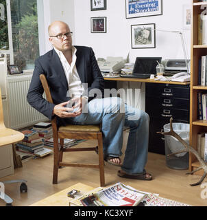 Toby Young, englischer Journalist und Autor in London England fotografiert, 7. August 2006 Stockfoto