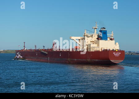 Ein Schiff in den Hafen von New York in New York, New York am 23. September 2017. Stockfoto