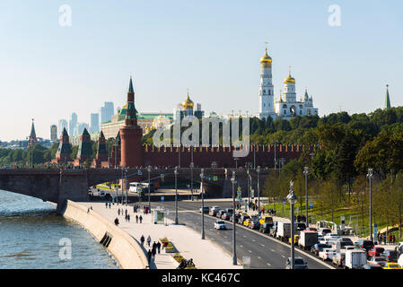 Moskau, Russland - 23. September. 2017. Blick auf den Damm und den Kreml Moskvoretskaya Stockfoto