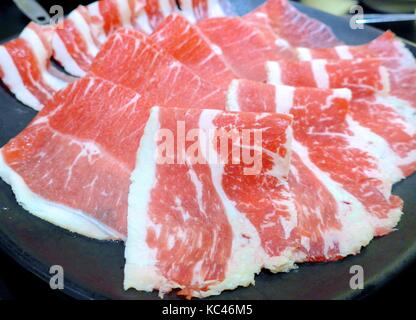 Eintopf Rindfleisch Brötchen closeup auf Platte Stockfoto