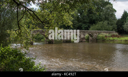 Ein Foto von den Essex Brücke, die ist ein packesel Brücke über den Fluss Trent in der Nähe von Great Haywood, Staffordshire, England. Stockfoto